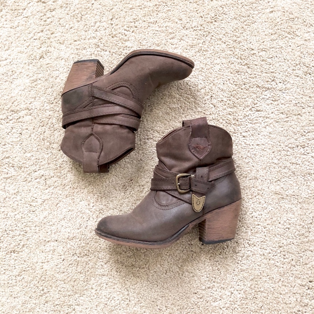 Heeled booties